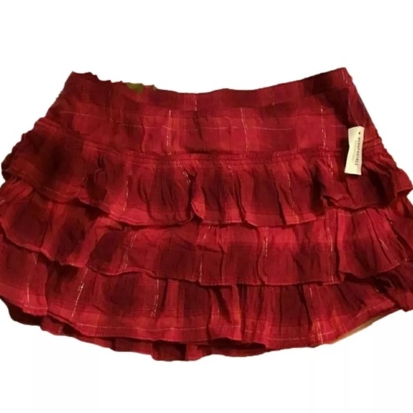 Nwt Aeropostale ruffled color berry with silver threading on skater mini skirt - Picture 2 of 4